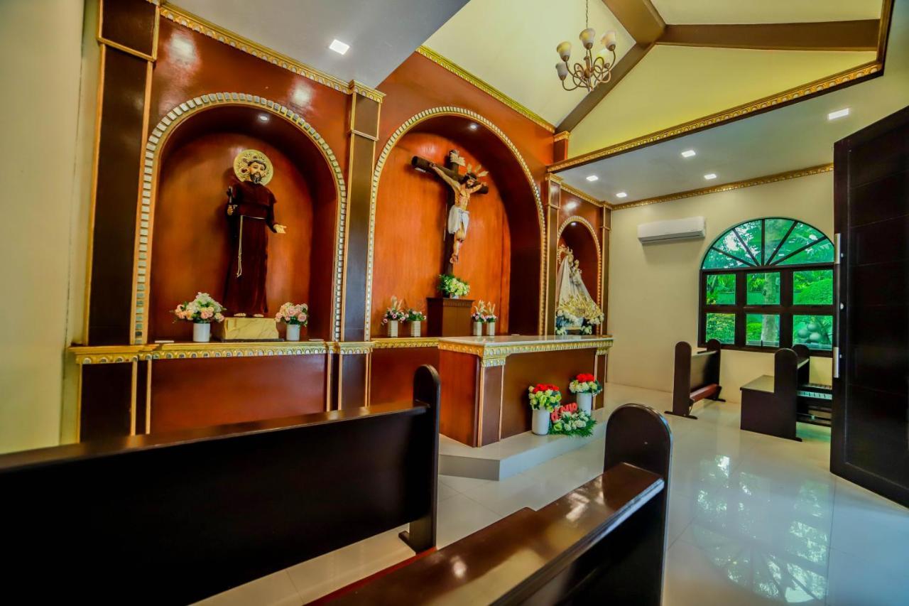 Villa Esmeralda Bryan'S Resort Hotel And Restaurant Palayan City Exterior foto